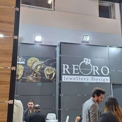 Фотоотчет с весенней выставки Istanbul Jewelry Show 2025: от оборудования до готовых украшений
