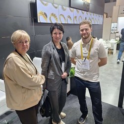Фотоотчет с осенней выставки Istanbul Jewelry Show 2025: ювелирные изделия и технологии