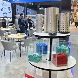 Фотоотчет с весенней выставки Istanbul Jewelry Show 2025: от оборудования до готовых украшений