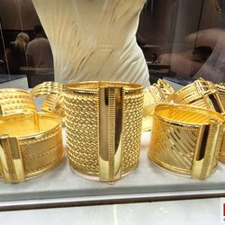 Фотоотчет с весенней выставки Istanbul Jewelry Show 2025: от оборудования до готовых украшений