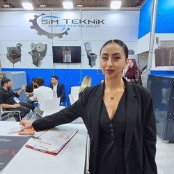 Фотоотчет с весенней выставки Istanbul Jewelry Show 2025: от оборудования до готовых украшений