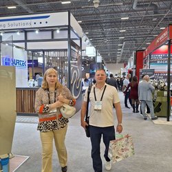 Фотоотчет с осенней выставки Istanbul Jewelry Show 2025: ювелирные изделия и технологии