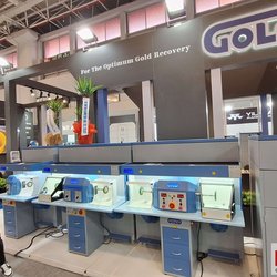 Фотоотчет с весенней выставки Istanbul Jewelry Show 2025: от оборудования до готовых украшений