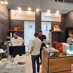 Фотоотчет с весенней выставки Istanbul Jewelry Show 2025: от оборудования до готовых украшений