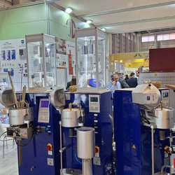 Фотоотчет с весенней выставки Istanbul Jewelry Show 2025: от оборудования до готовых украшений