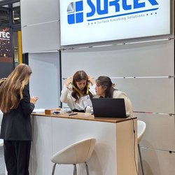 Фотоотчет с осенней выставки Istanbul Jewelry Show 2025: ювелирные изделия и технологии