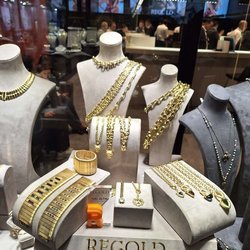 Фотоотчет с осенней выставки Istanbul Jewelry Show 2025: ювелирные изделия и технологии