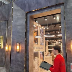 Фотоотчет с весенней выставки Istanbul Jewelry Show 2025: от оборудования до готовых украшений