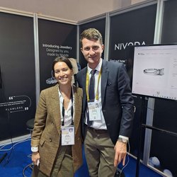 Фотоотчет с осенней выставки Istanbul Jewelry Show 2025: ювелирные изделия и технологии