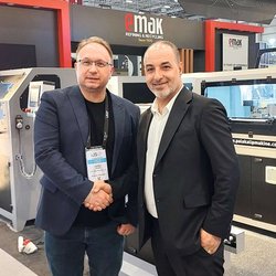 Фотоотчет с весенней выставки Istanbul Jewelry Show 2025: от оборудования до готовых украшений