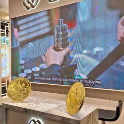 Фотоотчет с весенней выставки Istanbul Jewelry Show 2025: от оборудования до готовых украшений