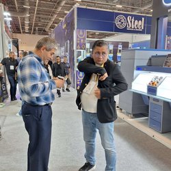 Фотоотчет с осенней выставки Istanbul Jewelry Show 2025: ювелирные изделия и технологии