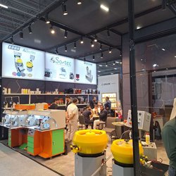 Фотоотчет с осенней выставки Istanbul Jewelry Show 2025: ювелирные изделия и технологии