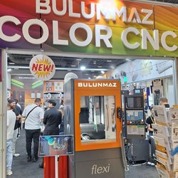 Фотоотчет с осенней выставки Istanbul Jewelry Show 2025: ювелирные изделия и технологии