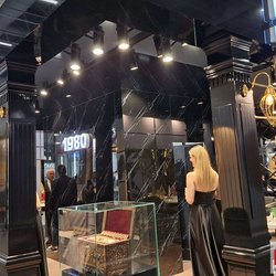 Фотоотчет с весенней выставки Istanbul Jewelry Show 2025: от оборудования до готовых украшений