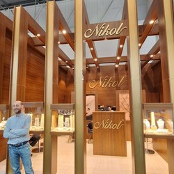 Фотоотчет с весенней выставки Istanbul Jewelry Show 2025: от оборудования до готовых украшений