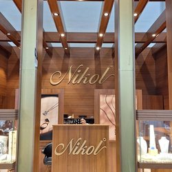 Фотоотчет с весенней выставки Istanbul Jewelry Show 2025: от оборудования до готовых украшений