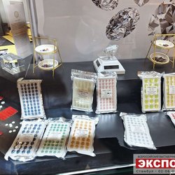 Фотоотчет с осенней выставки Istanbul Jewelry Show 2025: ювелирные изделия и технологии