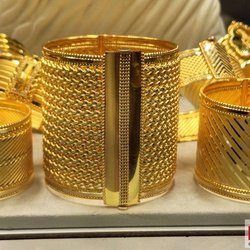 Фотоотчет с весенней выставки Istanbul Jewelry Show 2025: от оборудования до готовых украшений