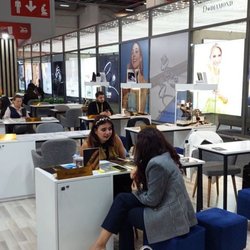 Фотоотчет с осенней выставки Istanbul Jewelry Show 2025: ювелирные изделия и технологии