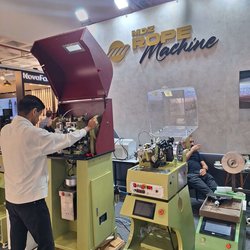 Фотоотчет с осенней выставки Istanbul Jewelry Show 2025: ювелирные изделия и технологии
