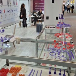 Фотоотчет с весенней выставки Istanbul Jewelry Show 2025: от оборудования до готовых украшений