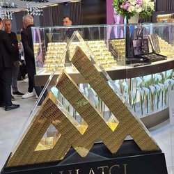 Фотоотчет с весенней выставки Istanbul Jewelry Show 2025: от оборудования до готовых украшений