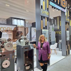 Фотоотчет с осенней выставки Istanbul Jewelry Show 2025: ювелирные изделия и технологии