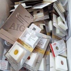 Фотоотчет с весенней выставки Istanbul Jewelry Show 2025: от оборудования до готовых украшений