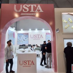 Фотоотчет с весенней выставки Istanbul Jewelry Show 2025: от оборудования до готовых украшений