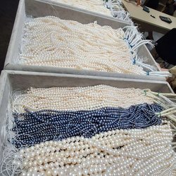 Фотоотчет с весенней выставки Istanbul Jewelry Show 2025: от оборудования до готовых украшений