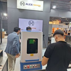 Фотоотчет с осенней выставки Istanbul Jewelry Show 2025: ювелирные изделия и технологии