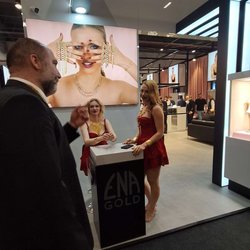 Фотоотчет с весенней выставки Istanbul Jewelry Show 2025: от оборудования до готовых украшений