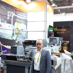 Фотоотчет с весенней выставки Istanbul Jewelry Show 2025: от оборудования до готовых украшений
