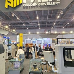 Фотоотчет с осенней выставки Istanbul Jewelry Show 2025: ювелирные изделия и технологии