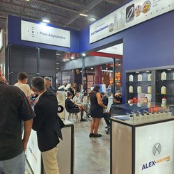 Фотоотчет с осенней выставки Istanbul Jewelry Show 2025: ювелирные изделия и технологии