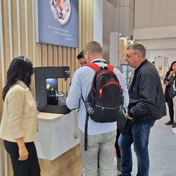 Фотоотчет с весенней выставки Istanbul Jewelry Show 2025: от оборудования до готовых украшений