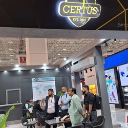 Фотоотчет с весенней выставки Istanbul Jewelry Show 2025: от оборудования до готовых украшений