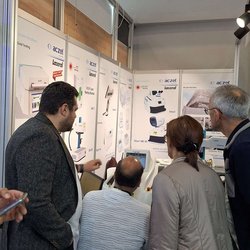 Фотоотчет с весенней выставки Istanbul Jewelry Show 2025: от оборудования до готовых украшений