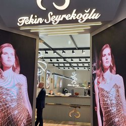 Фотоотчет с весенней выставки Istanbul Jewelry Show 2025: от оборудования до готовых украшений