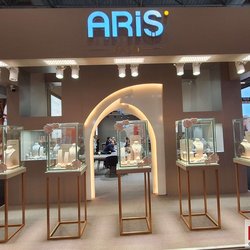 Фотоотчет с весенней выставки Istanbul Jewelry Show 2025: от оборудования до готовых украшений