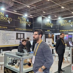 Фотоотчет с весенней выставки Istanbul Jewelry Show 2025: от оборудования до готовых украшений