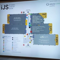 Фотоотчет с осенней выставки Istanbul Jewelry Show 2025: ювелирные изделия и технологии