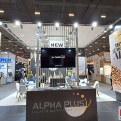 Фотоотчет с весенней выставки Istanbul Jewelry Show 2025: от оборудования до готовых украшений
