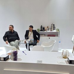 Фотоотчет с весенней выставки Istanbul Jewelry Show 2025: от оборудования до готовых украшений