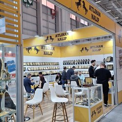 Фотоотчет с весенней выставки Istanbul Jewelry Show 2025: от оборудования до готовых украшений