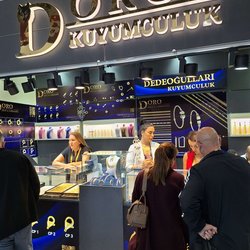 Фотоотчет с осенней выставки Istanbul Jewelry Show 2025: ювелирные изделия и технологии