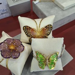 Фотоотчет с осенней выставки Istanbul Jewelry Show 2025: ювелирные изделия и технологии