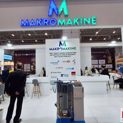Фотоотчет с весенней выставки Istanbul Jewelry Show 2025: от оборудования до готовых украшений