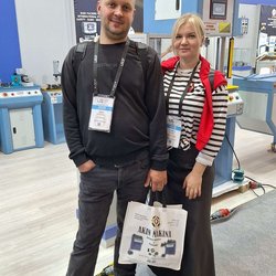Фотоотчет с весенней выставки Istanbul Jewelry Show 2025: от оборудования до готовых украшений